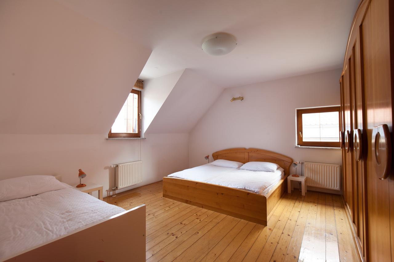 Spacious 2-Bedroom Apartment Zabjak With Ac Tour As Liubliana Exterior foto